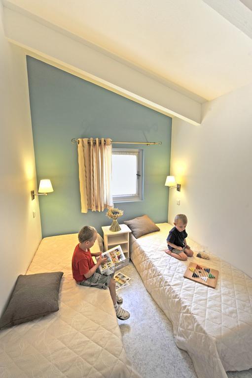 Hotel Vvf Drome Provence Montbrun-les-Bains Exterior foto